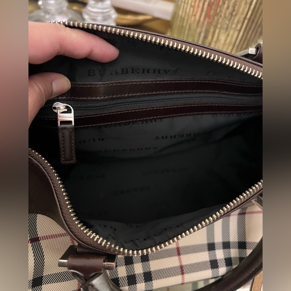 AUTHENTIC Burberry Boston Bag - Picture 8 of 8